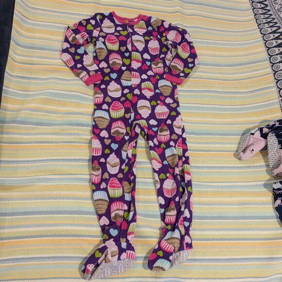 ⭐ Girl's Fleece Footie Pajamas Size 6 • Lot Of 4! - Picture 5 of 10